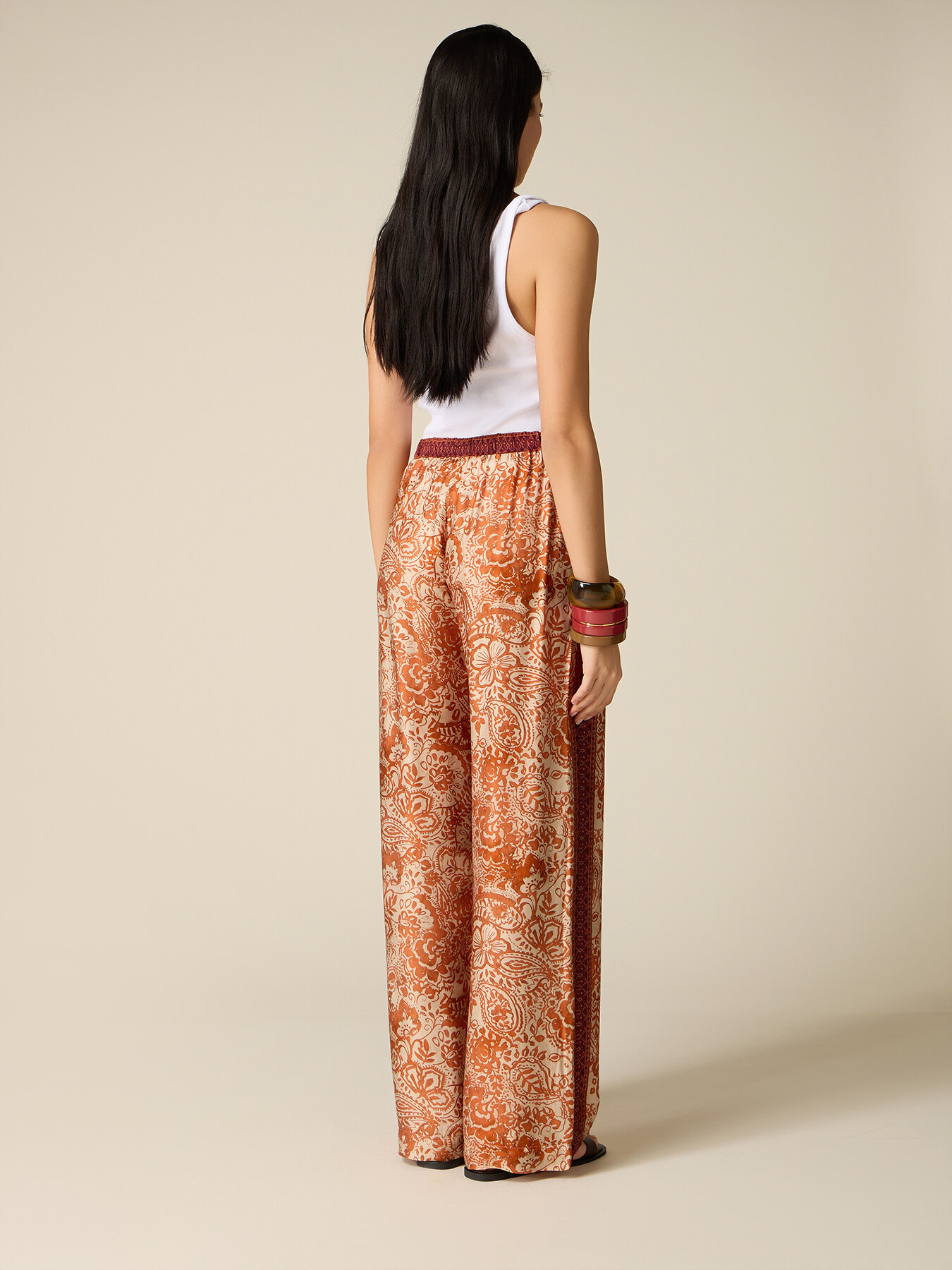 Pantalon palazzo en satin fantaisie image number 1