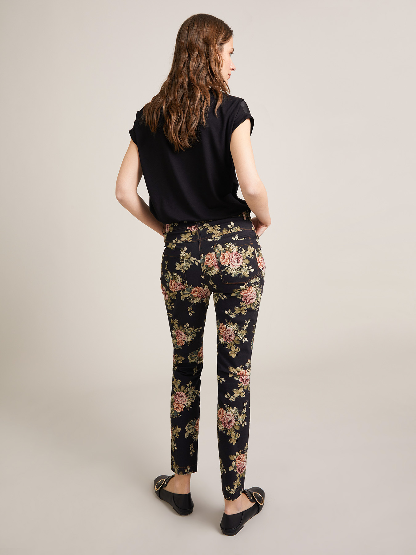 Hose Paris mit Blumenmuster image number 1
