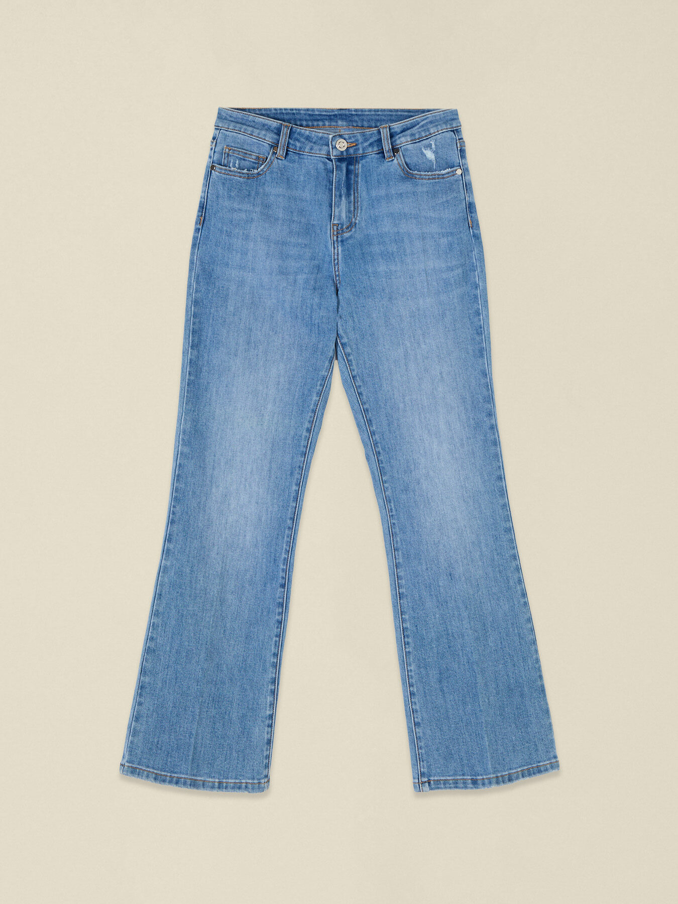 Jeans acampanados image number 4