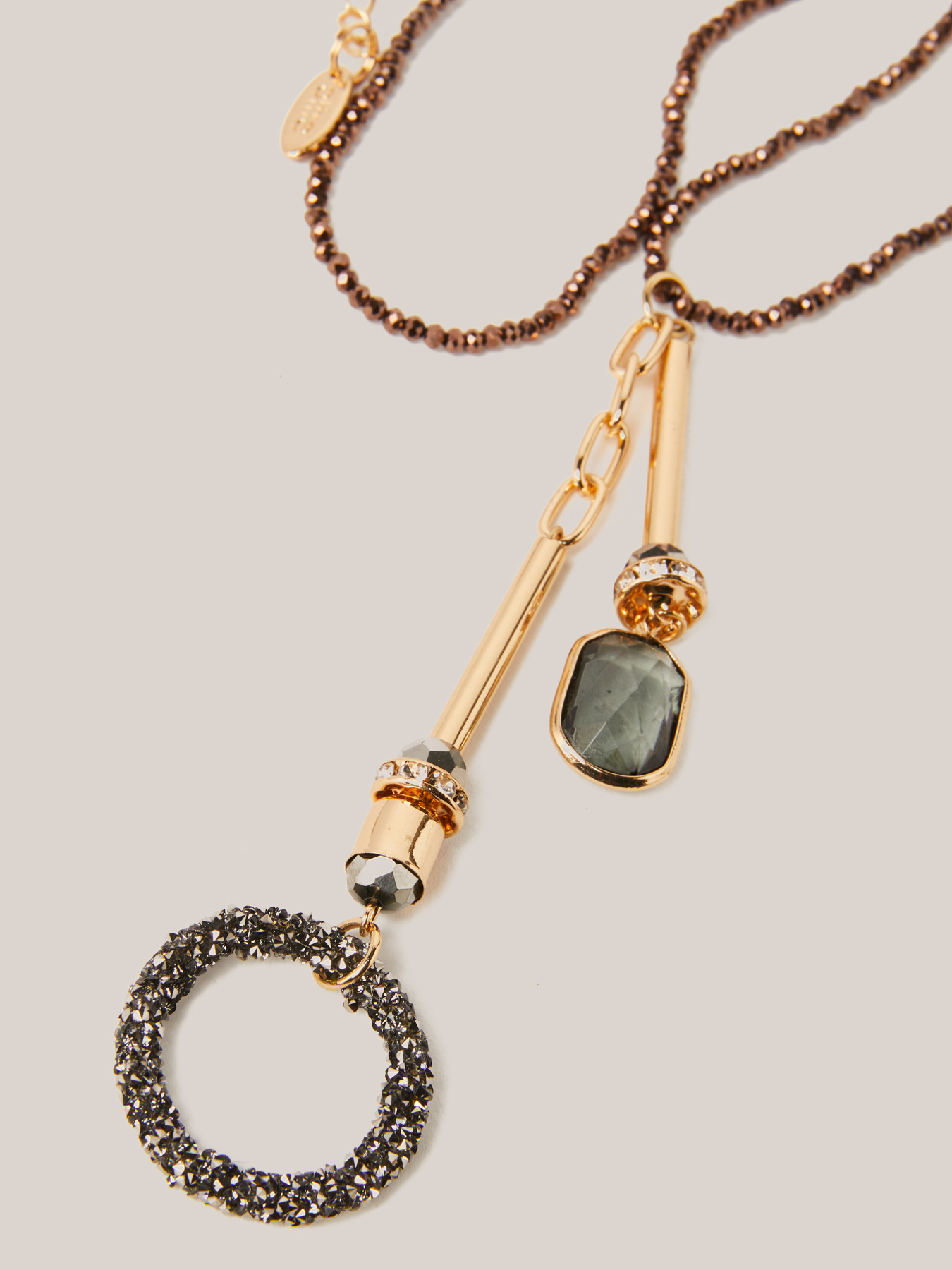 Collana lunga con charms image number 1