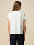T-Shirt mit Druck und eingefassten Steinen image number 1