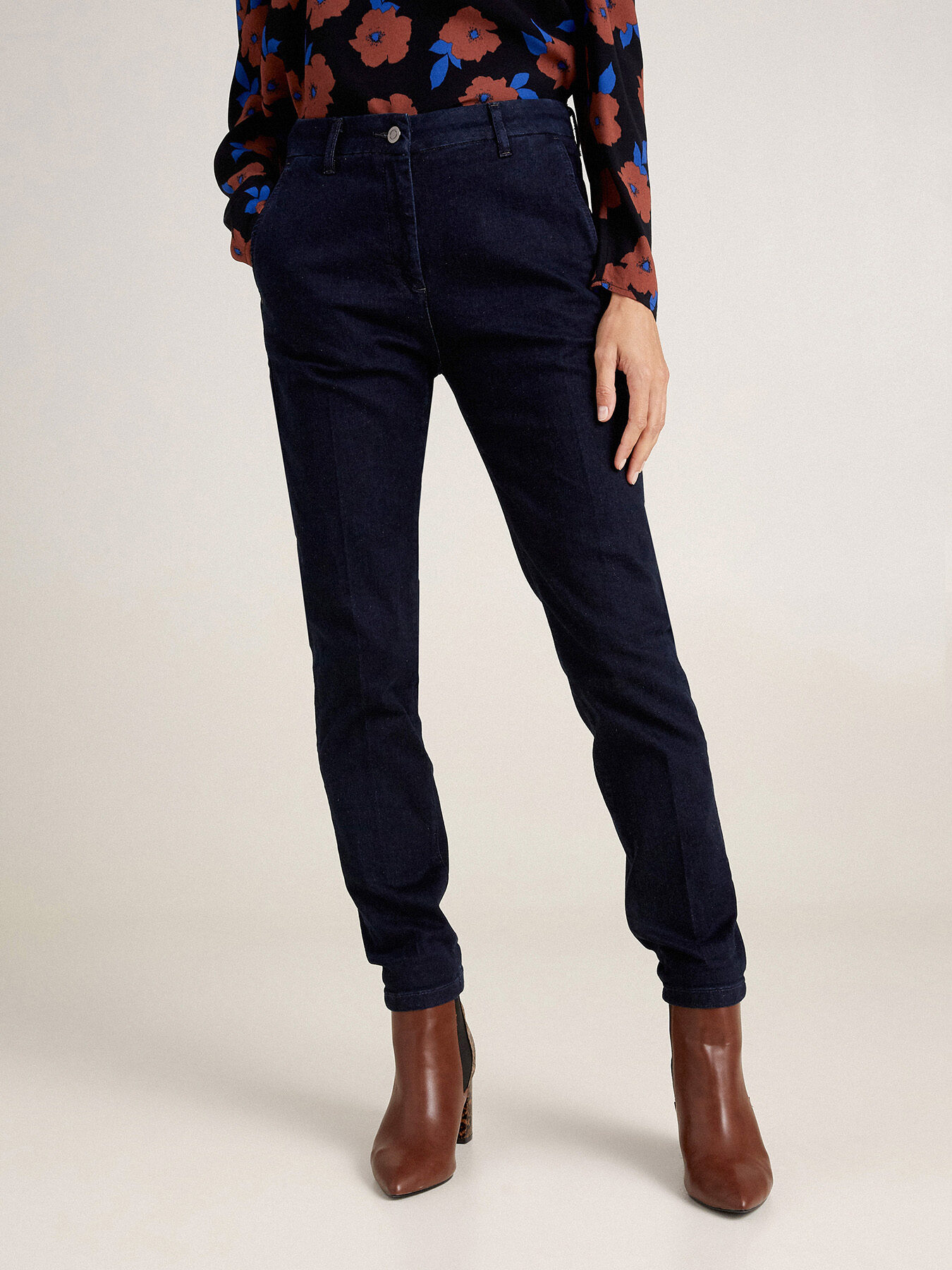 Jeans modello chino Madrid image number 2