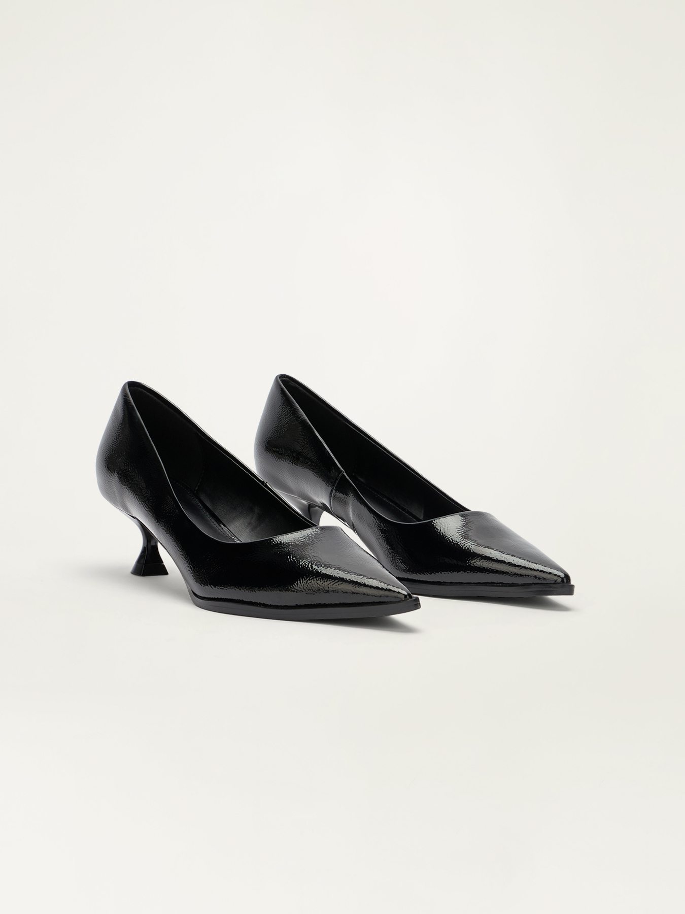 Zapatos de sal&oacute;n de charol image number 1