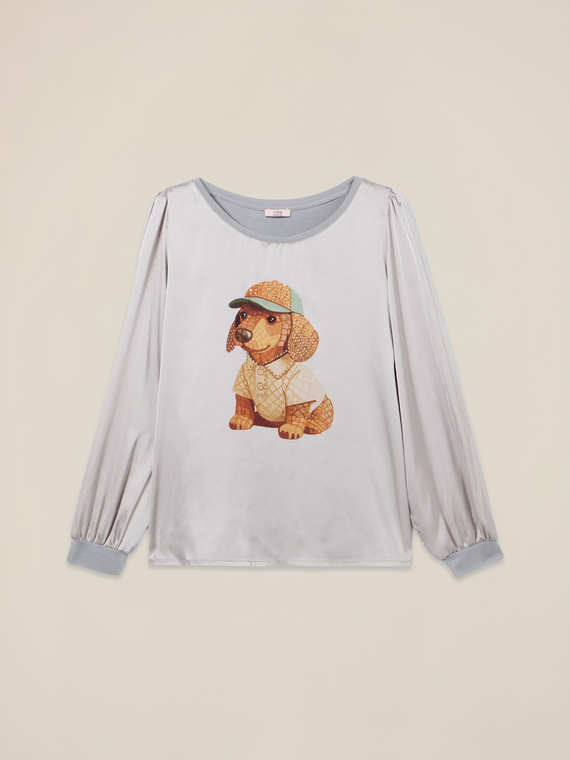 Bimaterial-T-Shirt mit Druck und Applikationen