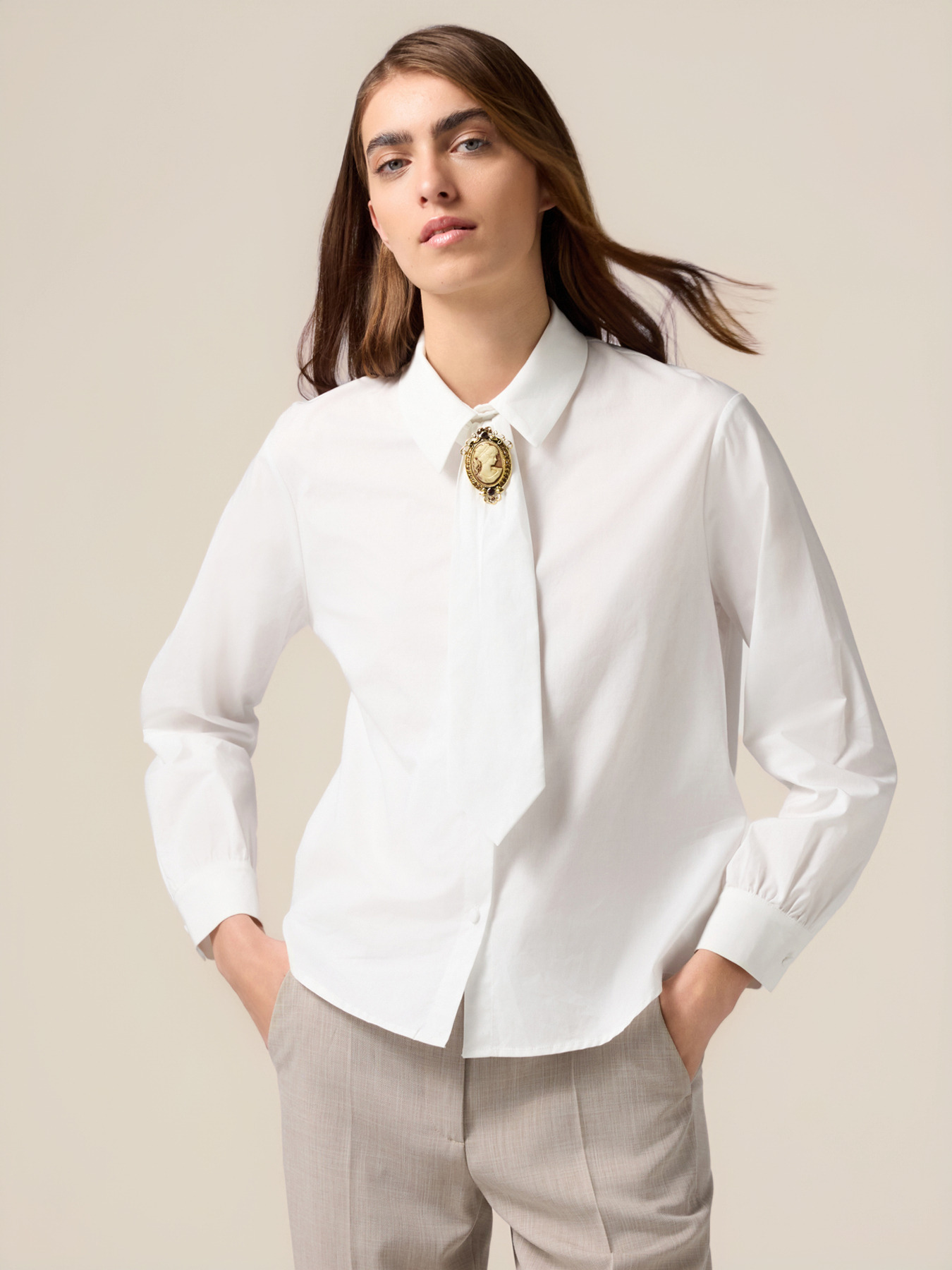 Camisa con camafeo decorativo image number 0