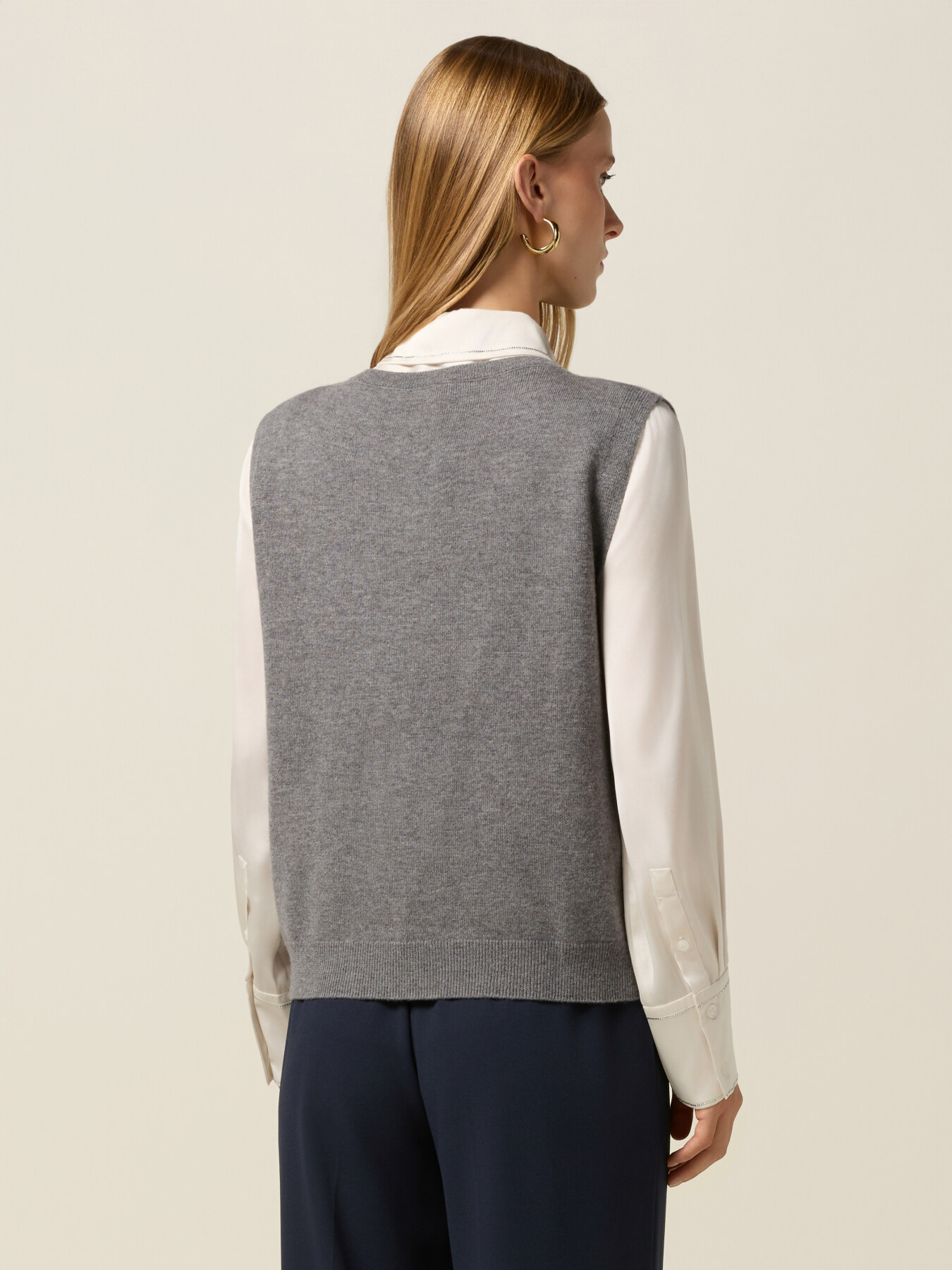 Wool and cashmere cardigan with buttons image number 1