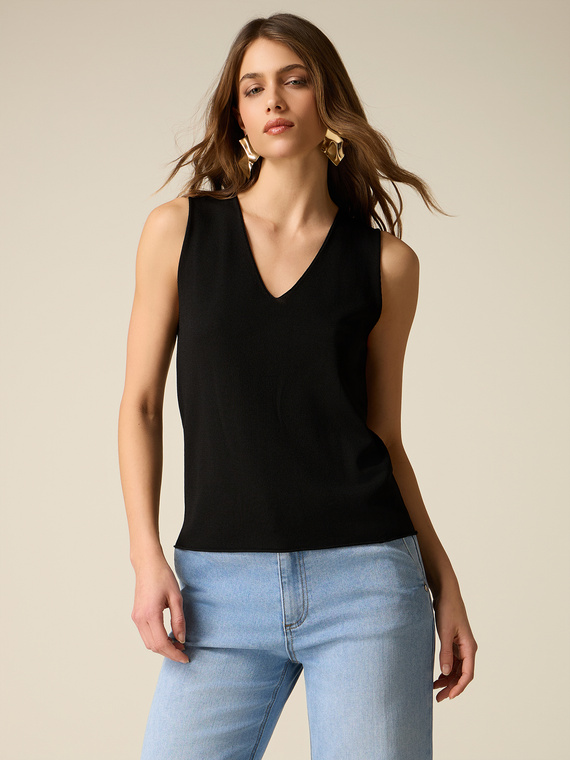 Seamless knit top