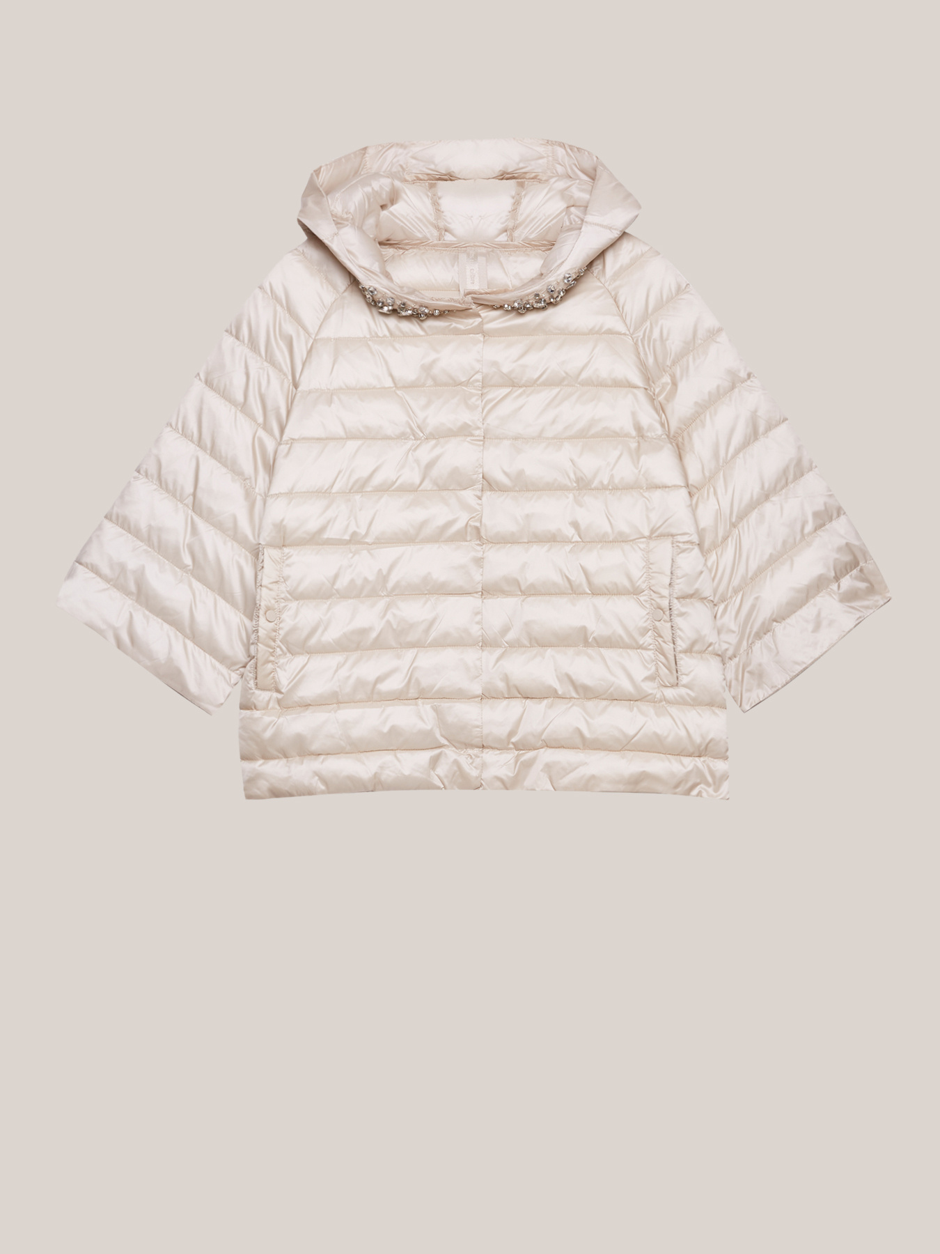 Piumino a cappa con castoni image number 0