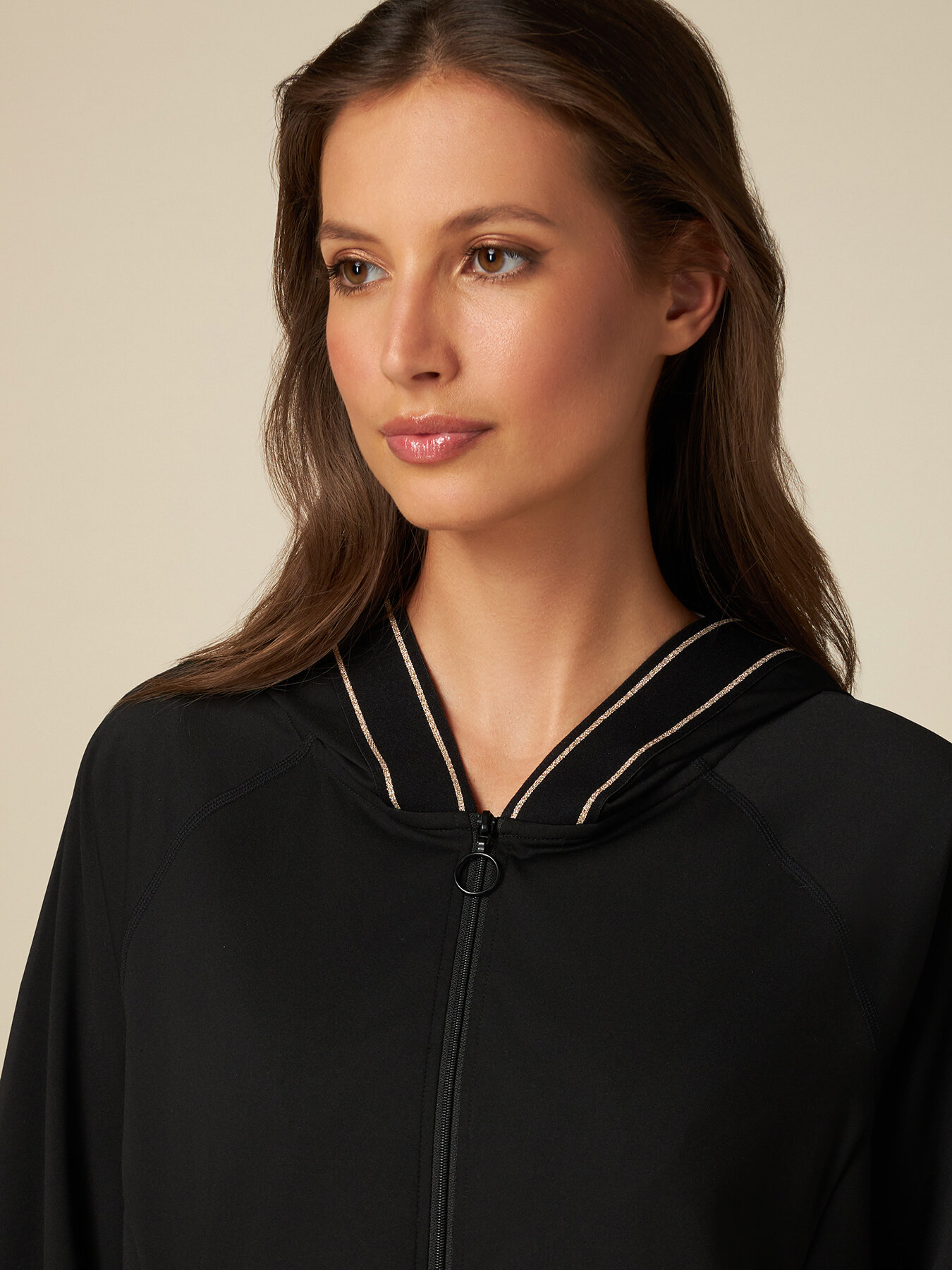 Sudadera con cremallera y capucha image number 2