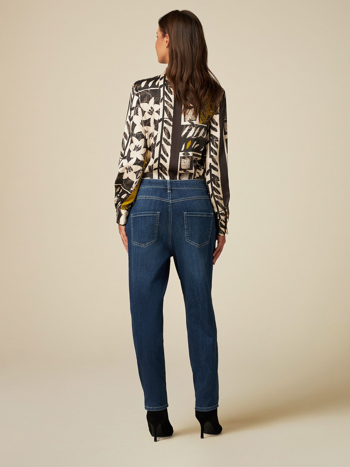 Vaqueros boyslim eco-friendly con bordado joya image number 1