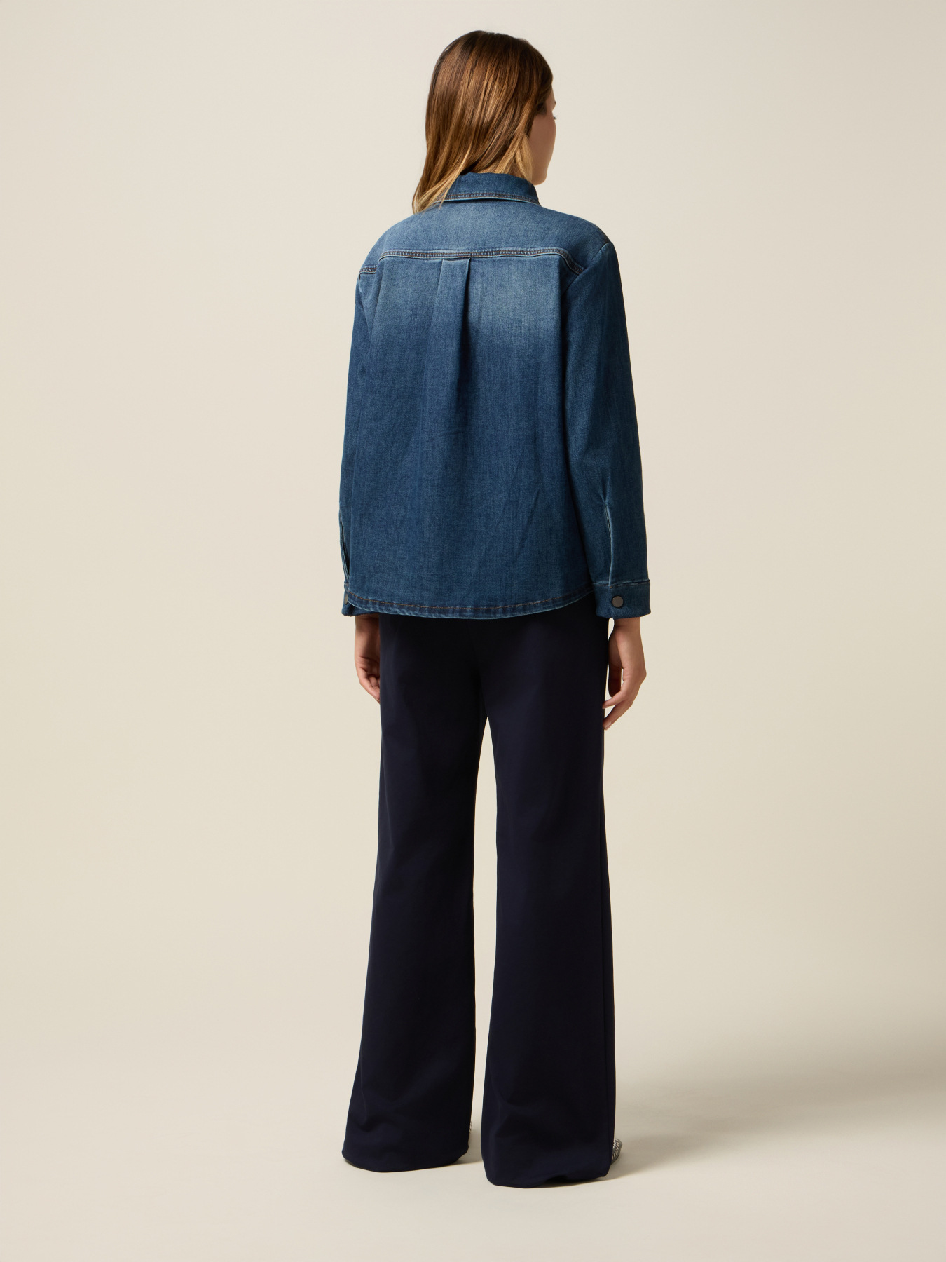 Jeanshemd-Jacke mit Kristallen image number 1
