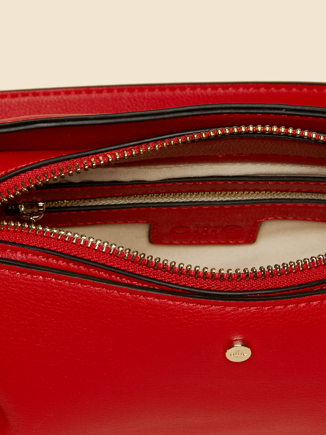 Marsupio in similpelle e borchie image number 4