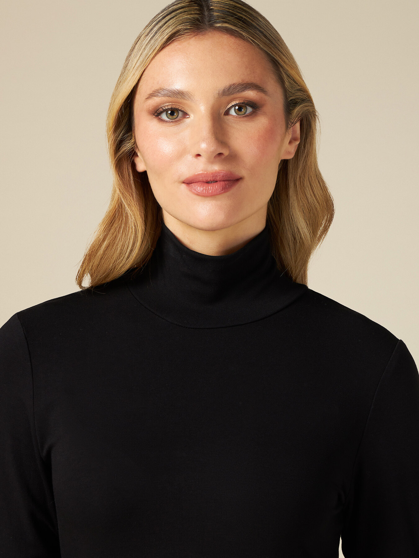 Pull &agrave; col roul&eacute; en jersey image number 2