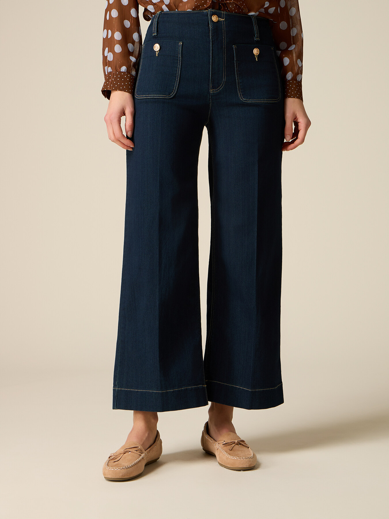 Jean court taille haute avec applications image number 3