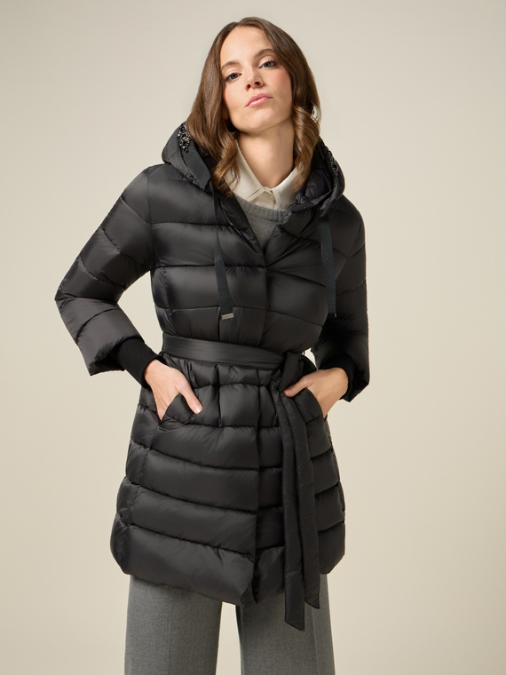Midi-Daunenjacke mit Schmuckdetails