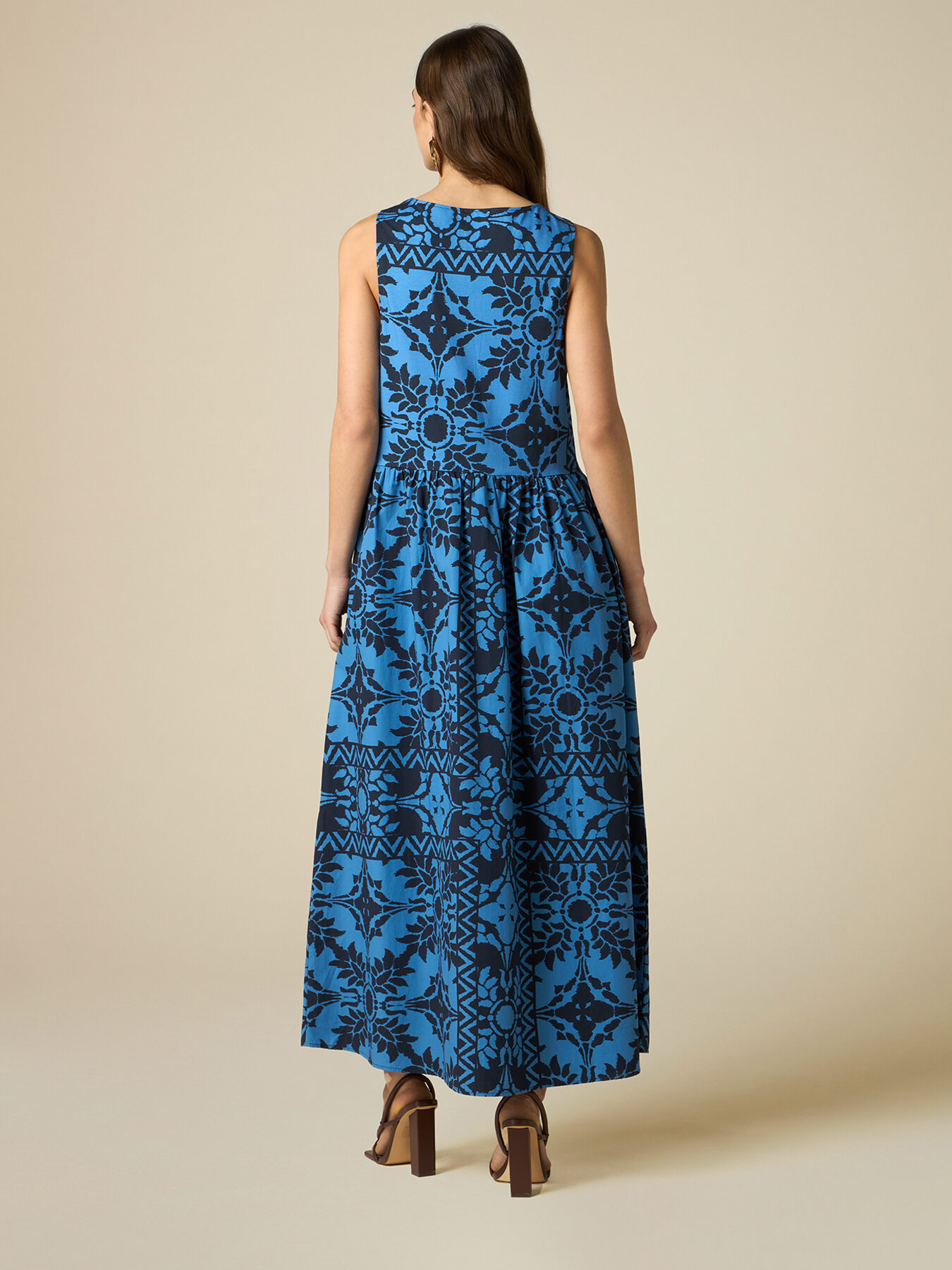 Gemustertes langes Kleid aus Baumwolle image number 1