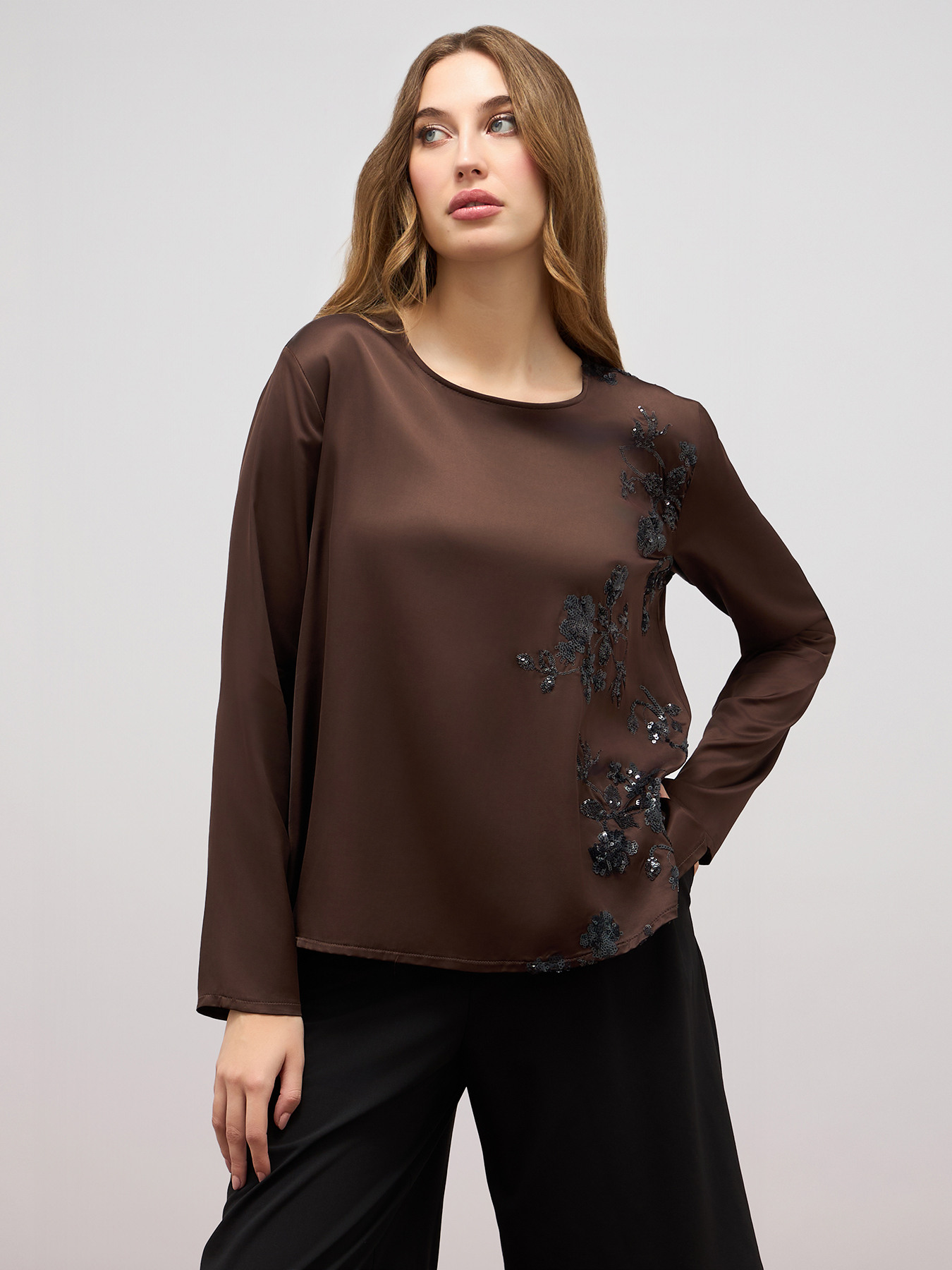 Blusa con ricamo in paillettes image number 0