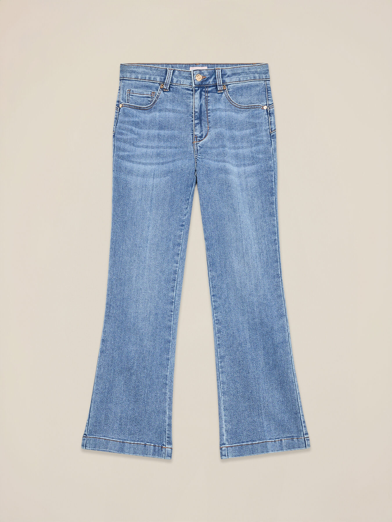 Stone-washed flare jeans image number 4