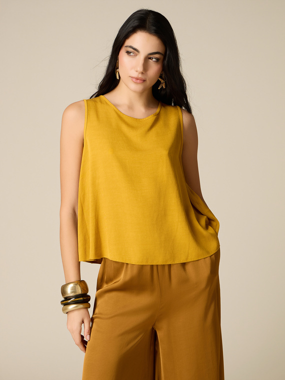 Sleeveless linen blend top