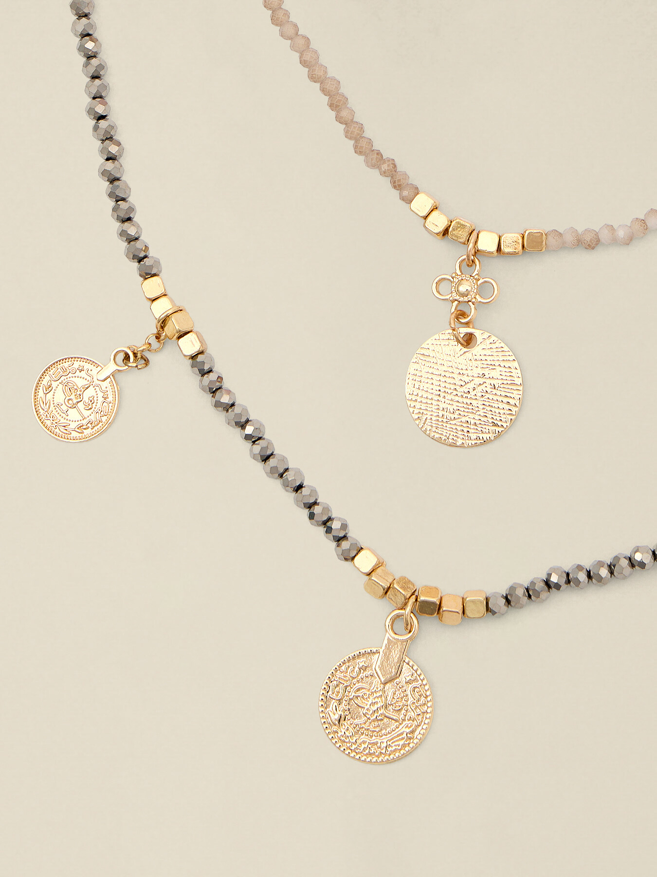 Collar doble hilo con charms image number 2