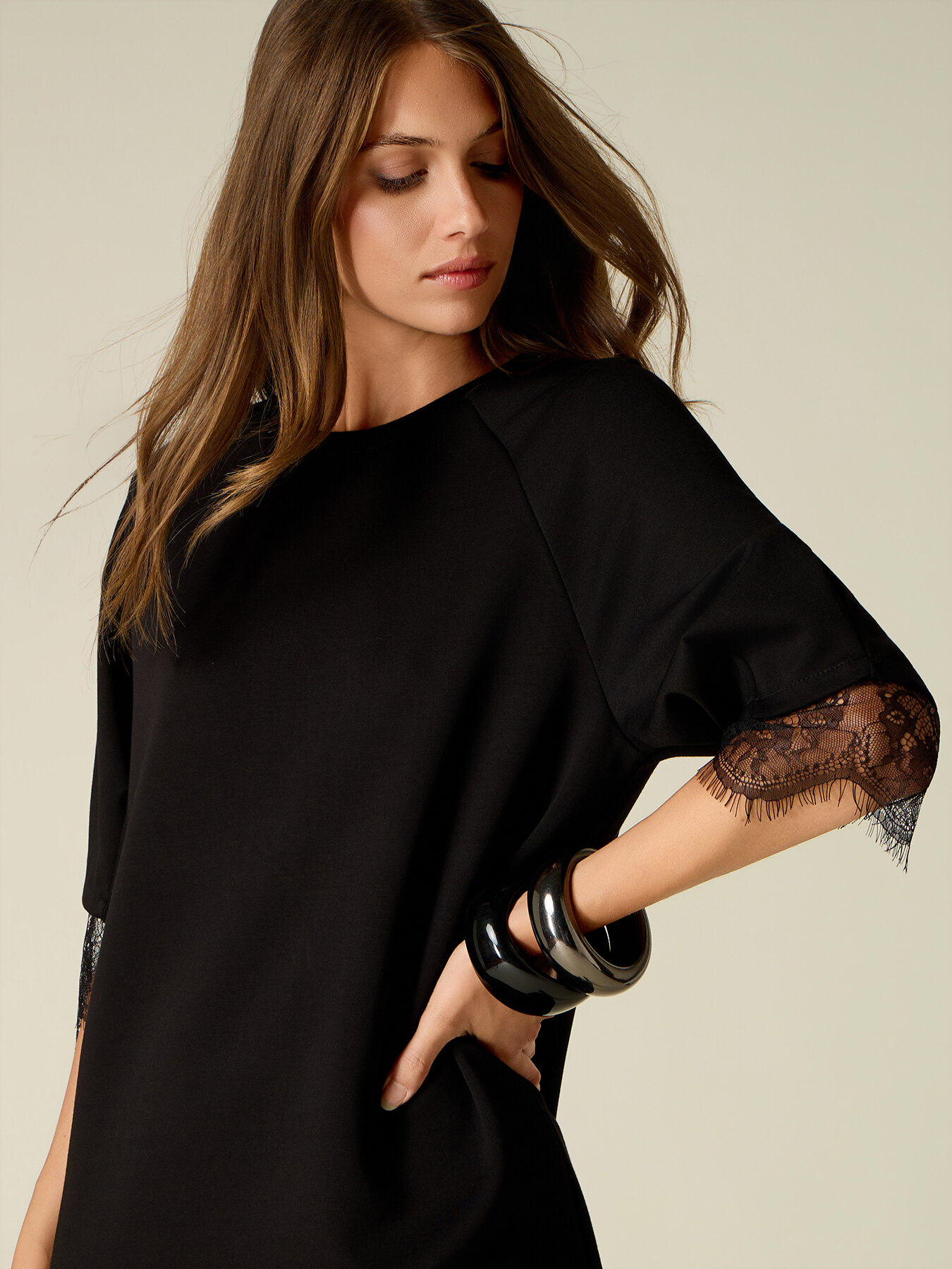 Dress in scuba fabric and lace image number 2