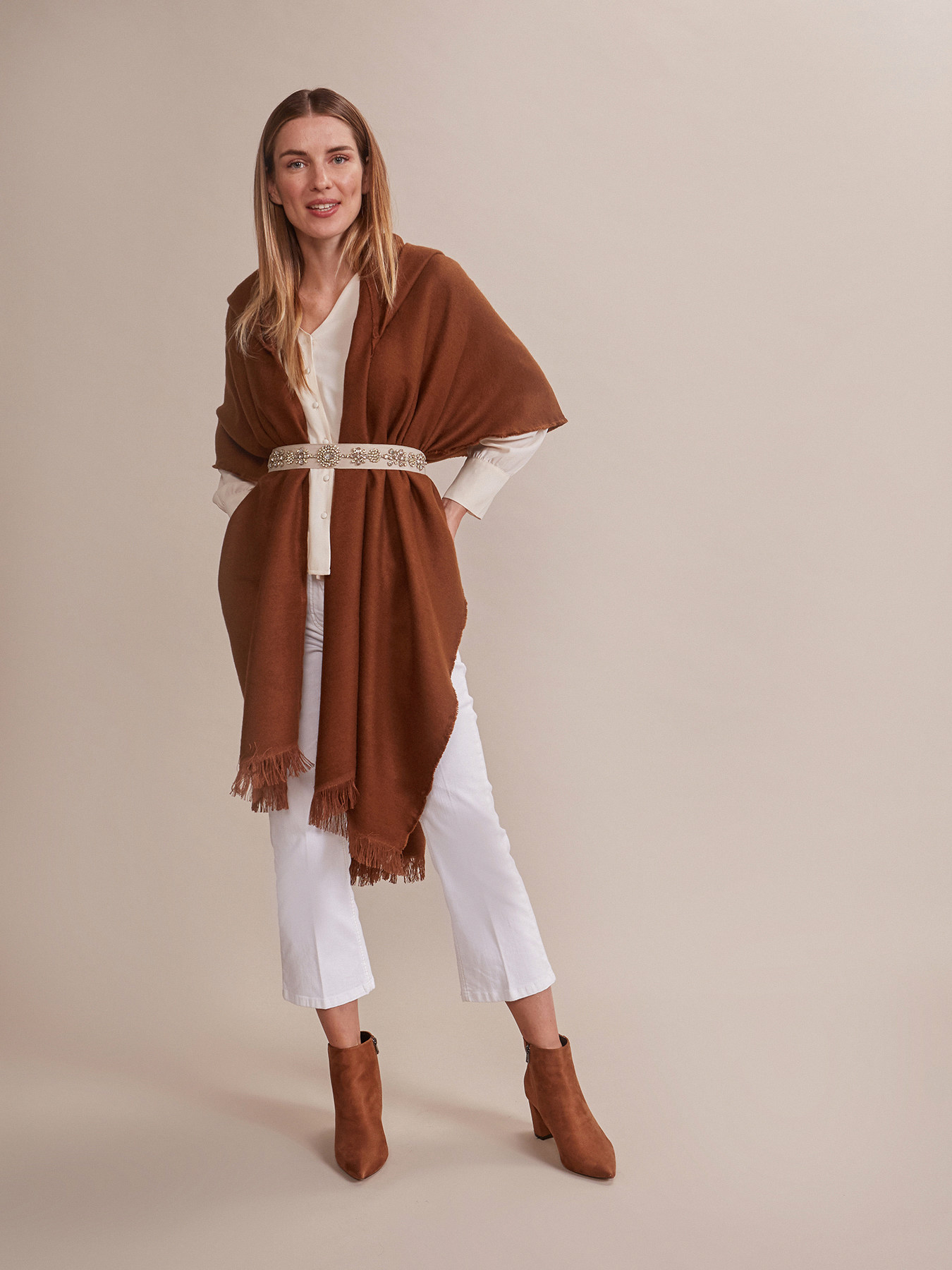 Mantella con cappuccio image number 1