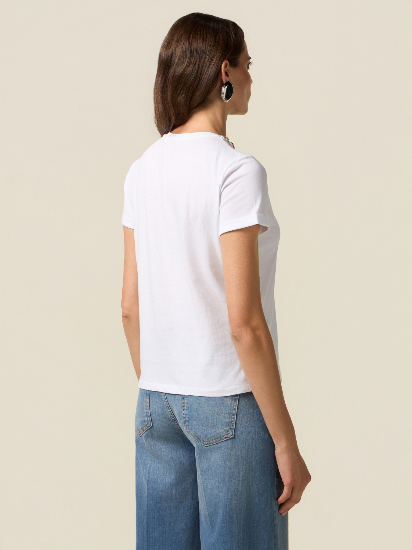 T-shirt con ricamo in pietre colorate image number 1