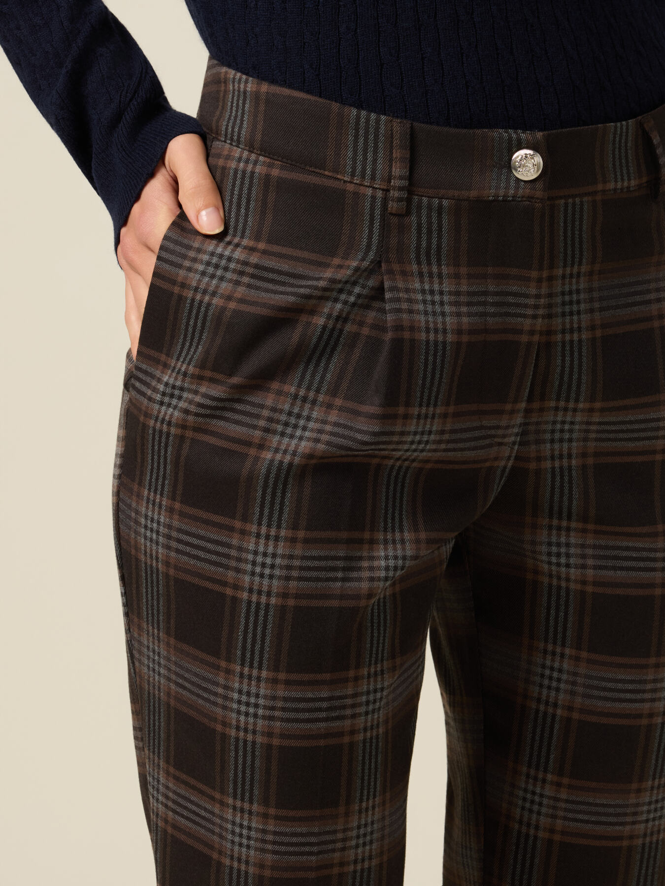 Pantalon &agrave; carreaux image number 2
