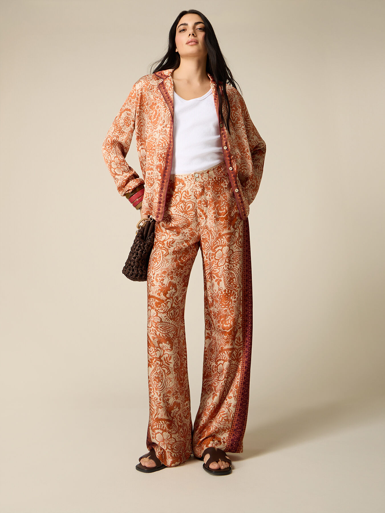 Pantalon palazzo en satin fantaisie image number 0