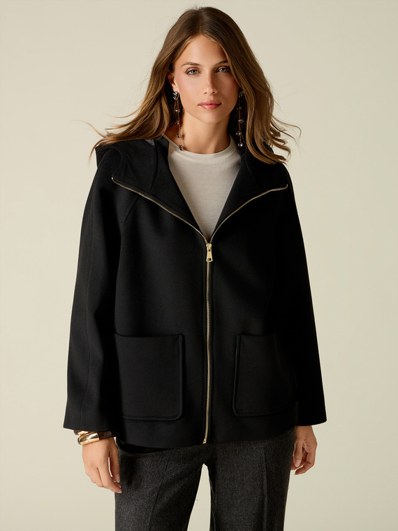 Chaquet&oacute;n con capucha y cremallera
