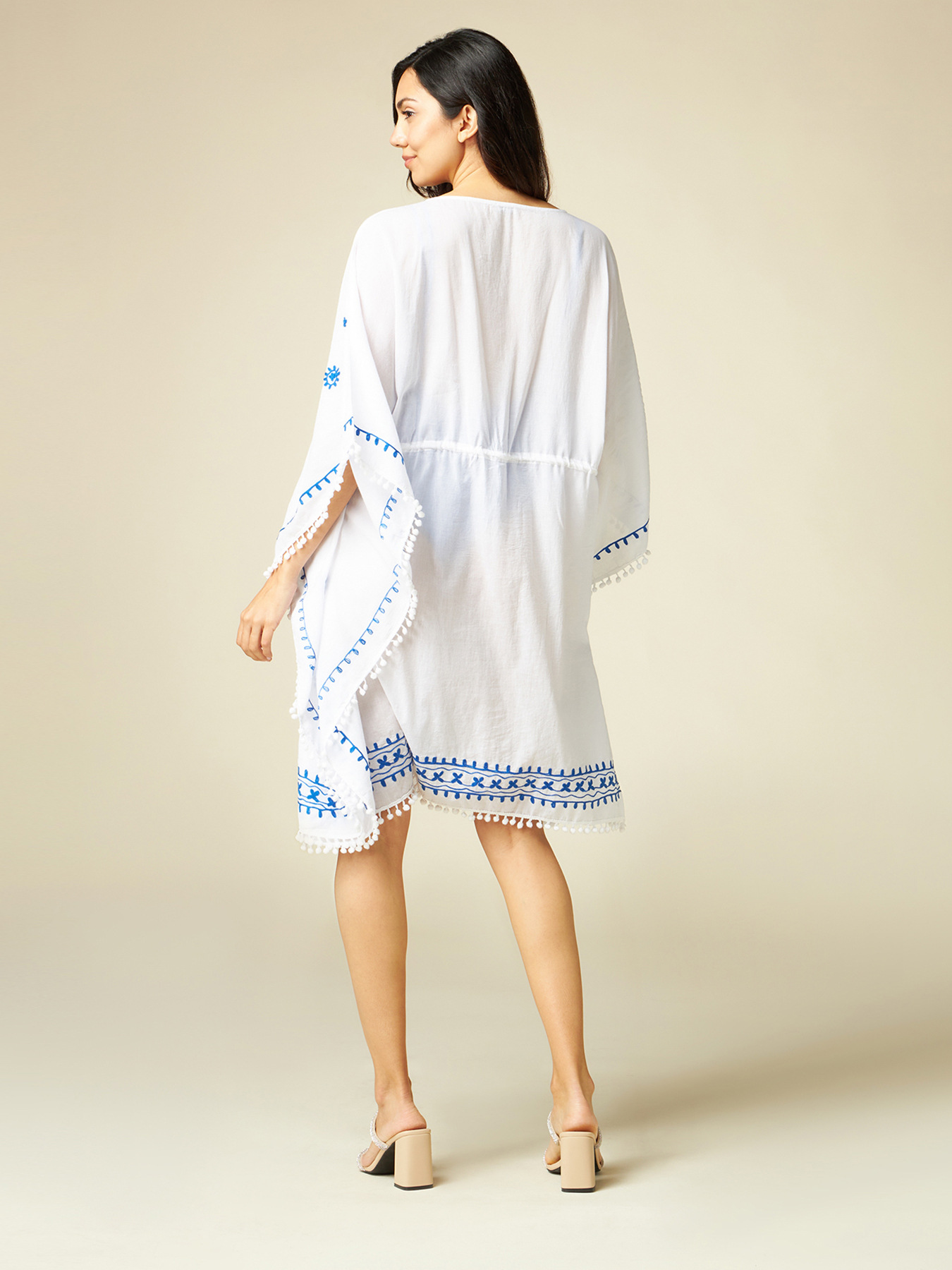 Embroidered kaftan image number 1