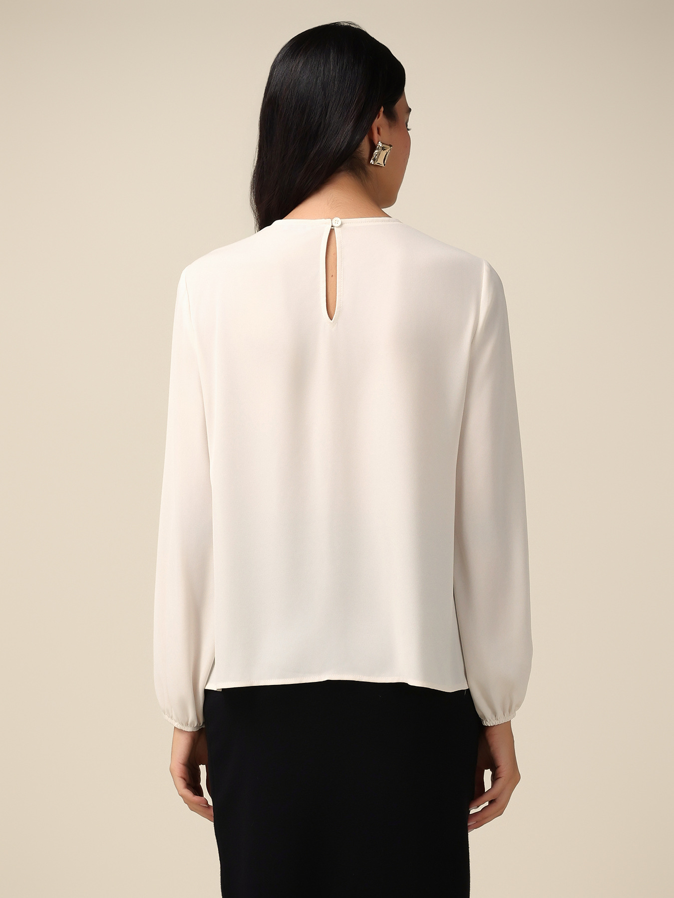 Blouse avec d&eacute;tail de n&oelig;uds image number 1
