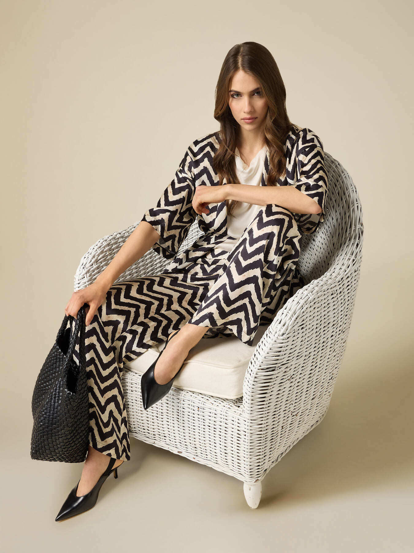 Kimono aus gemustertem Viskose-Satin image number 3