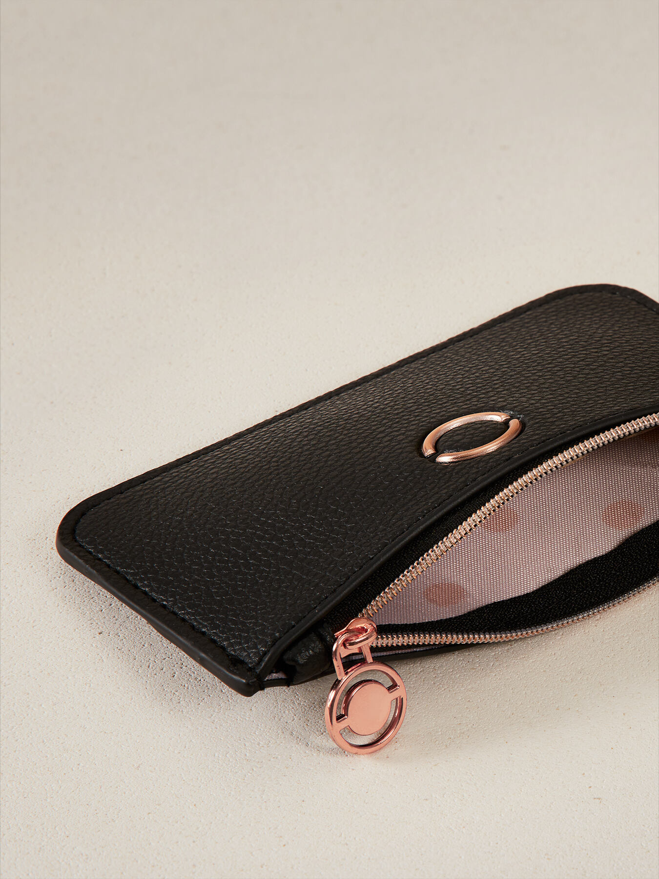 Key pouch image number 1