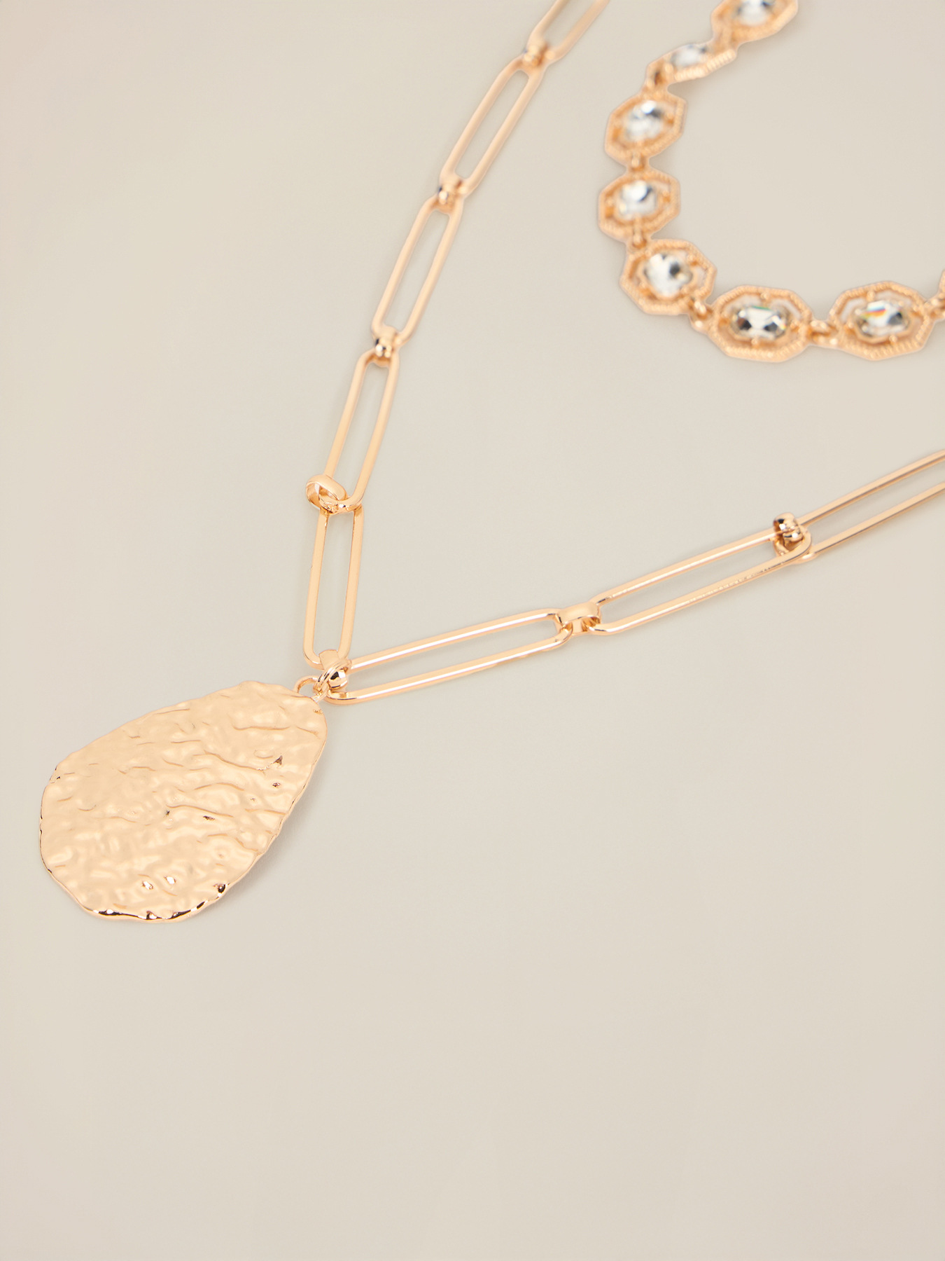 Double strand necklace with crystals and pendant image number 2