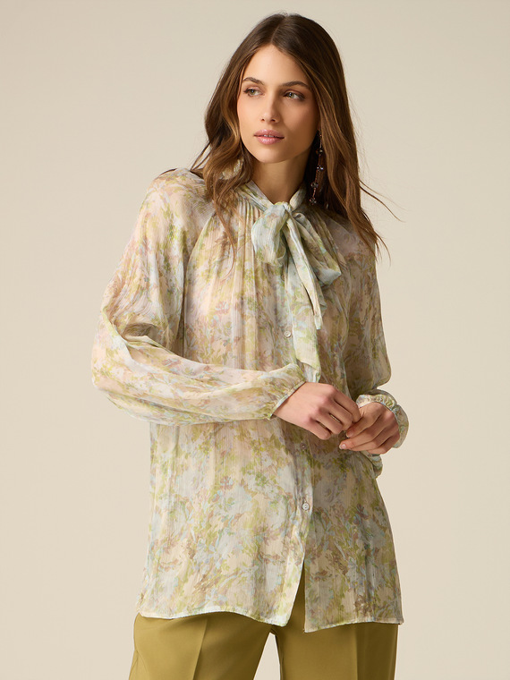 Blusa in viscosa pliss&eacute; con fiocco