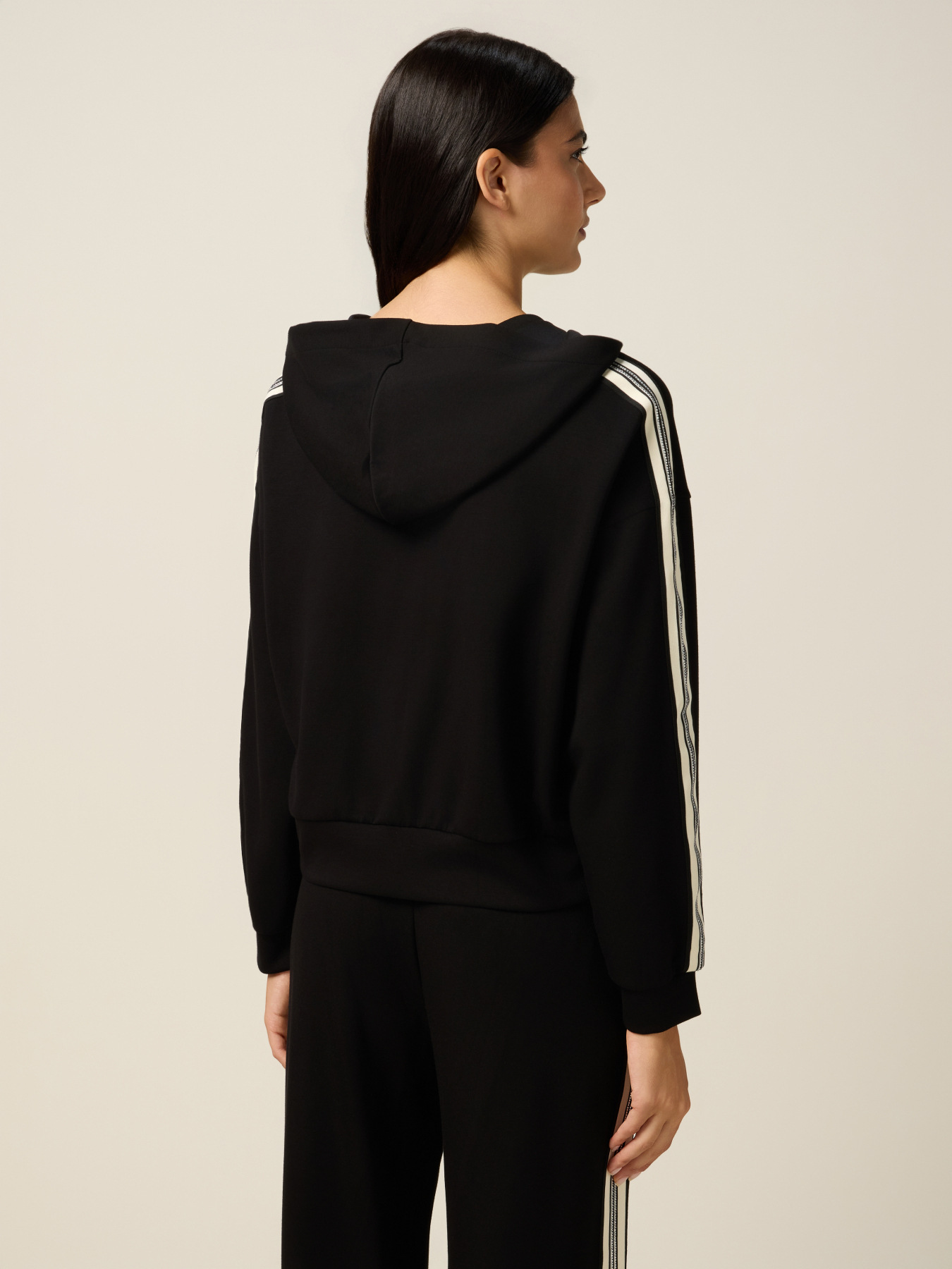 Felpa soft touch con zip e cappuccio image number 1