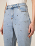 Jean coupe boyfriend avec poches plaqu&eacute;es image number 2