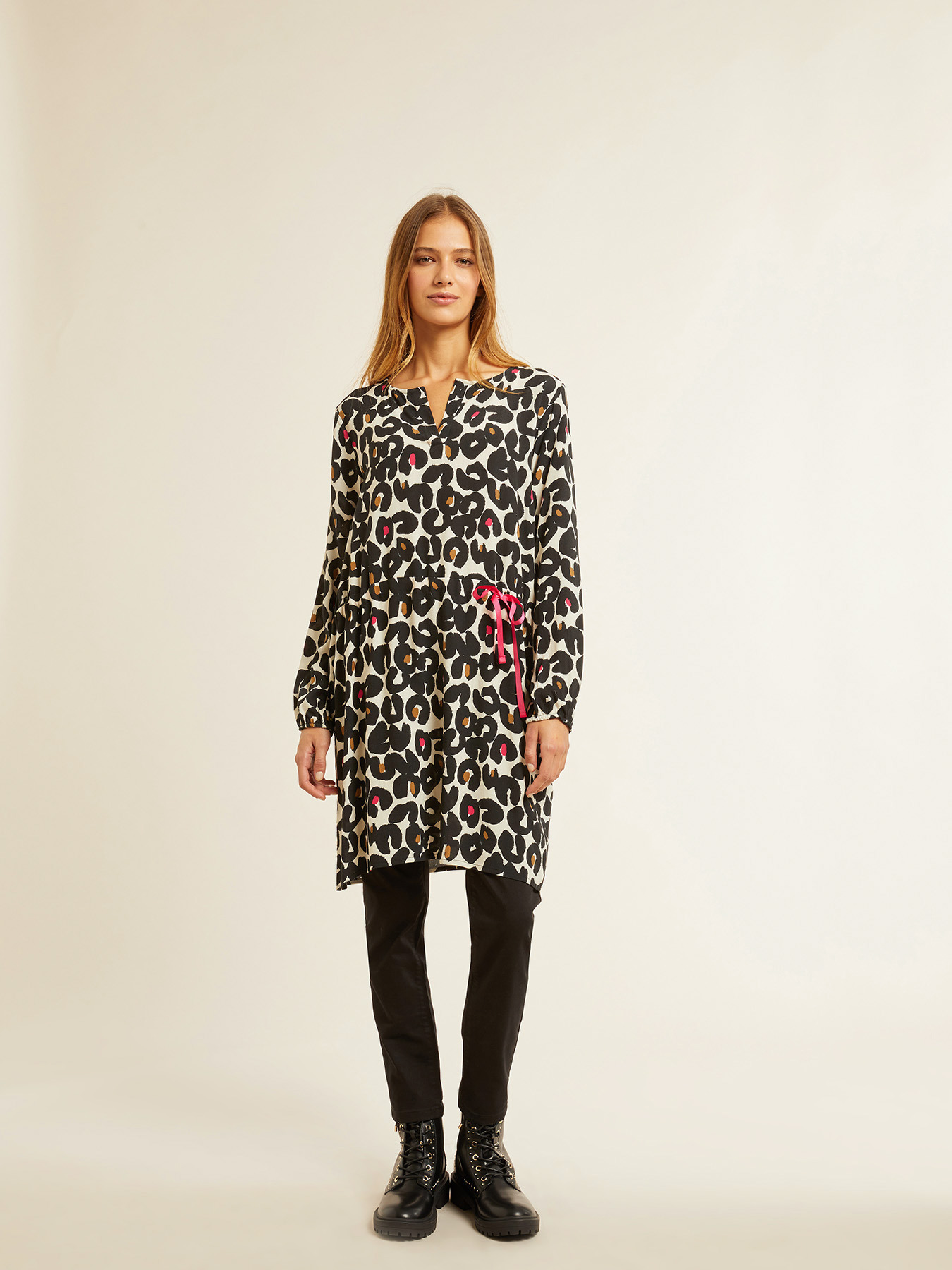 Maxi-Bluse mit Animalier-Design image number 1