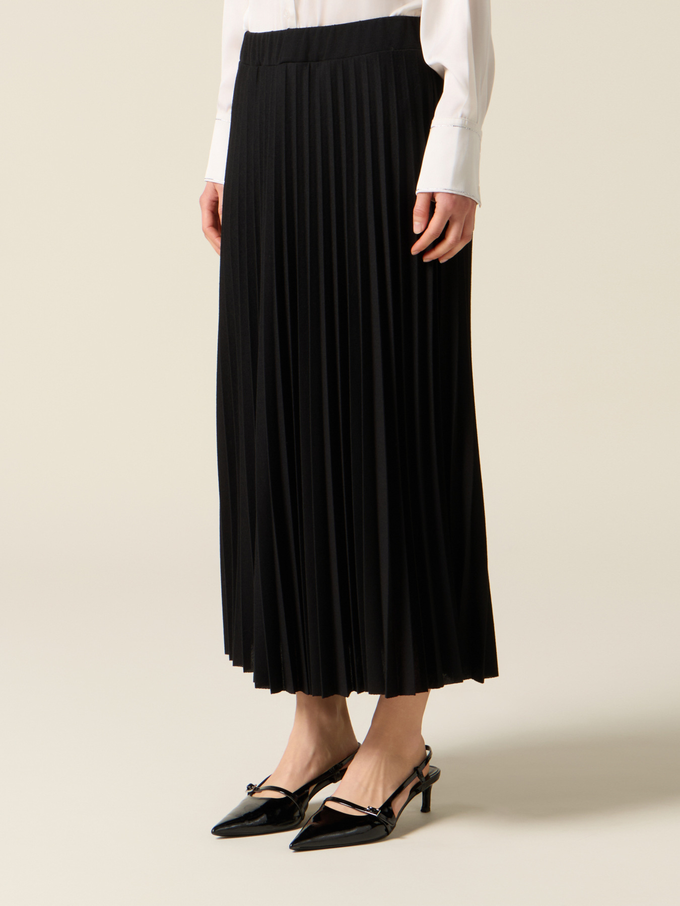 Long pleated skirt image number 3