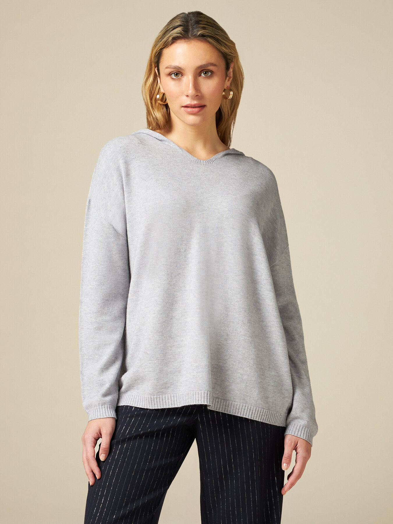 Pull sans coutures avec capuche image number 0