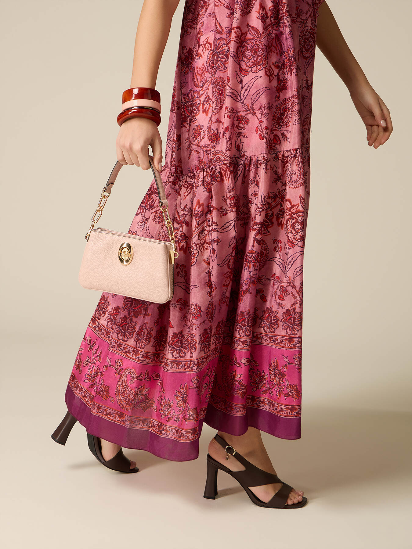 Genuine leather bag with decorative chain image number 0