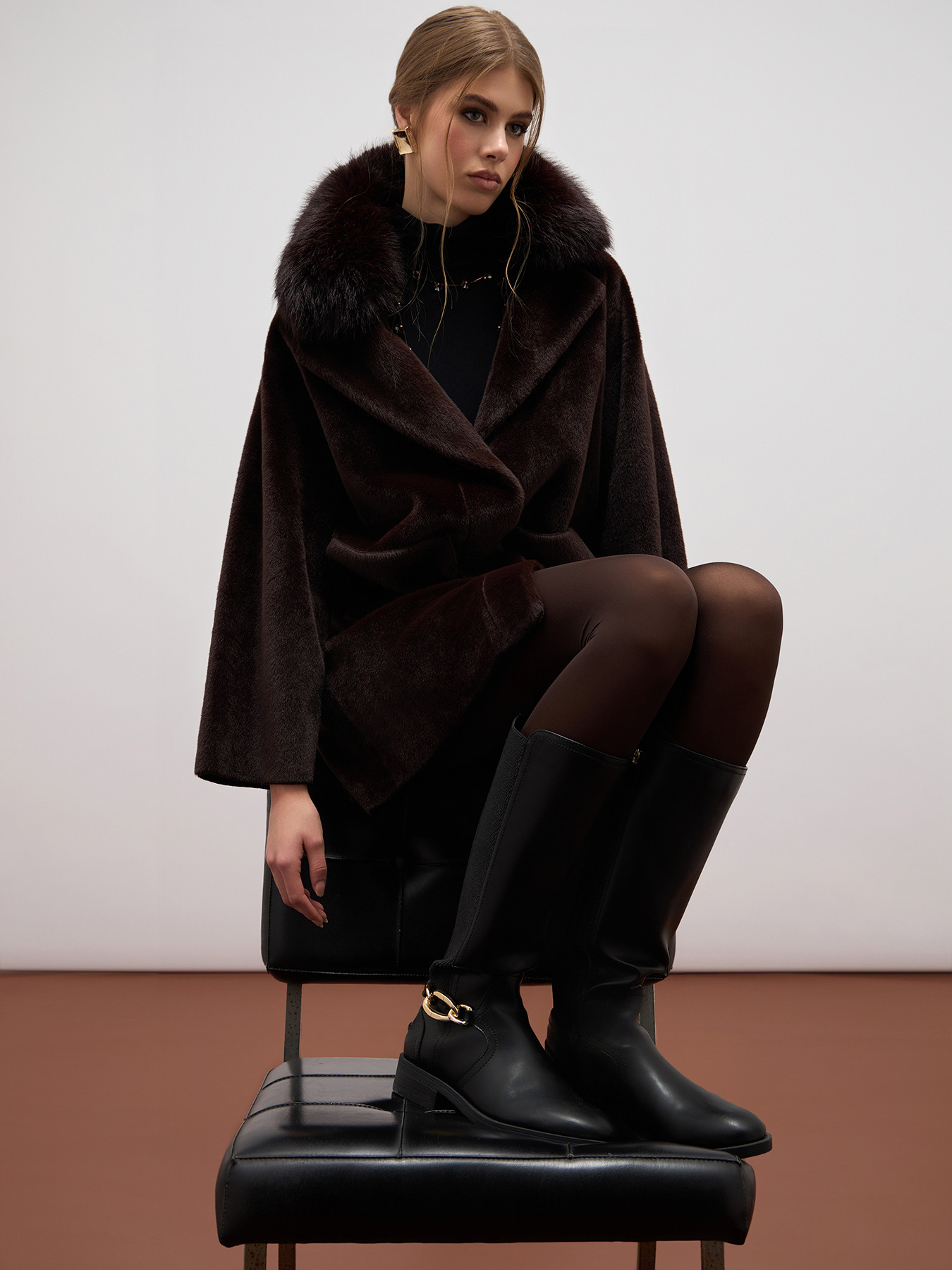 Teddy coat with detachable collar image number 3