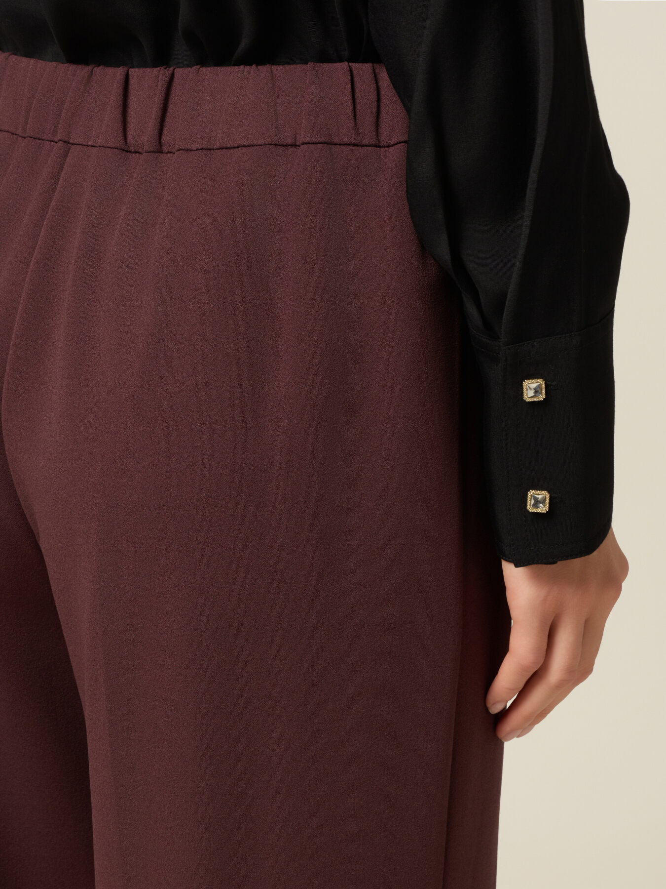 Pantalones palazzo de tejido crep&eacute; image number 2