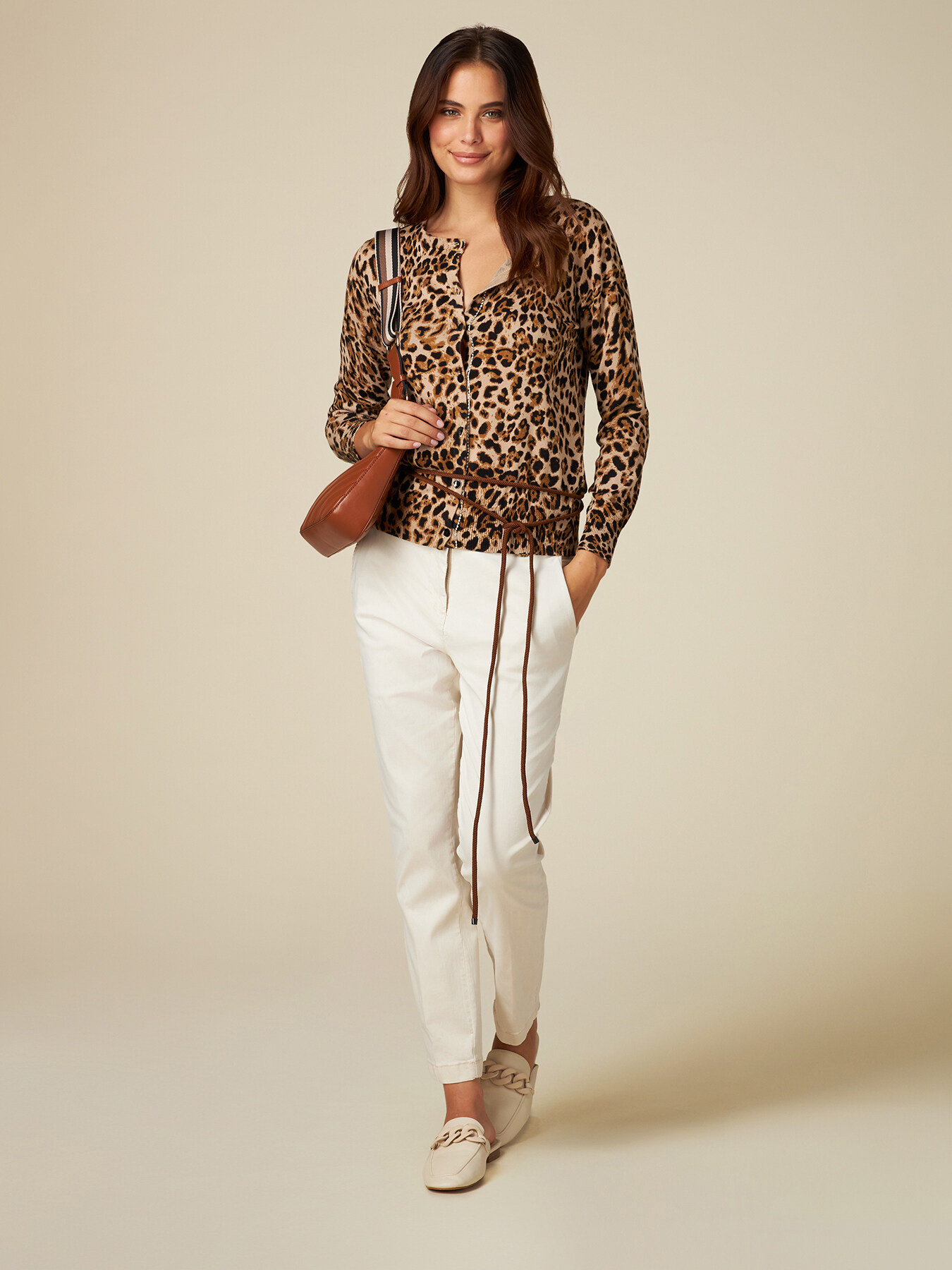 Cardigan animalier con catena gioiello image number 3