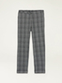 Pantalones rectos en tejido de cuadros image number 4
