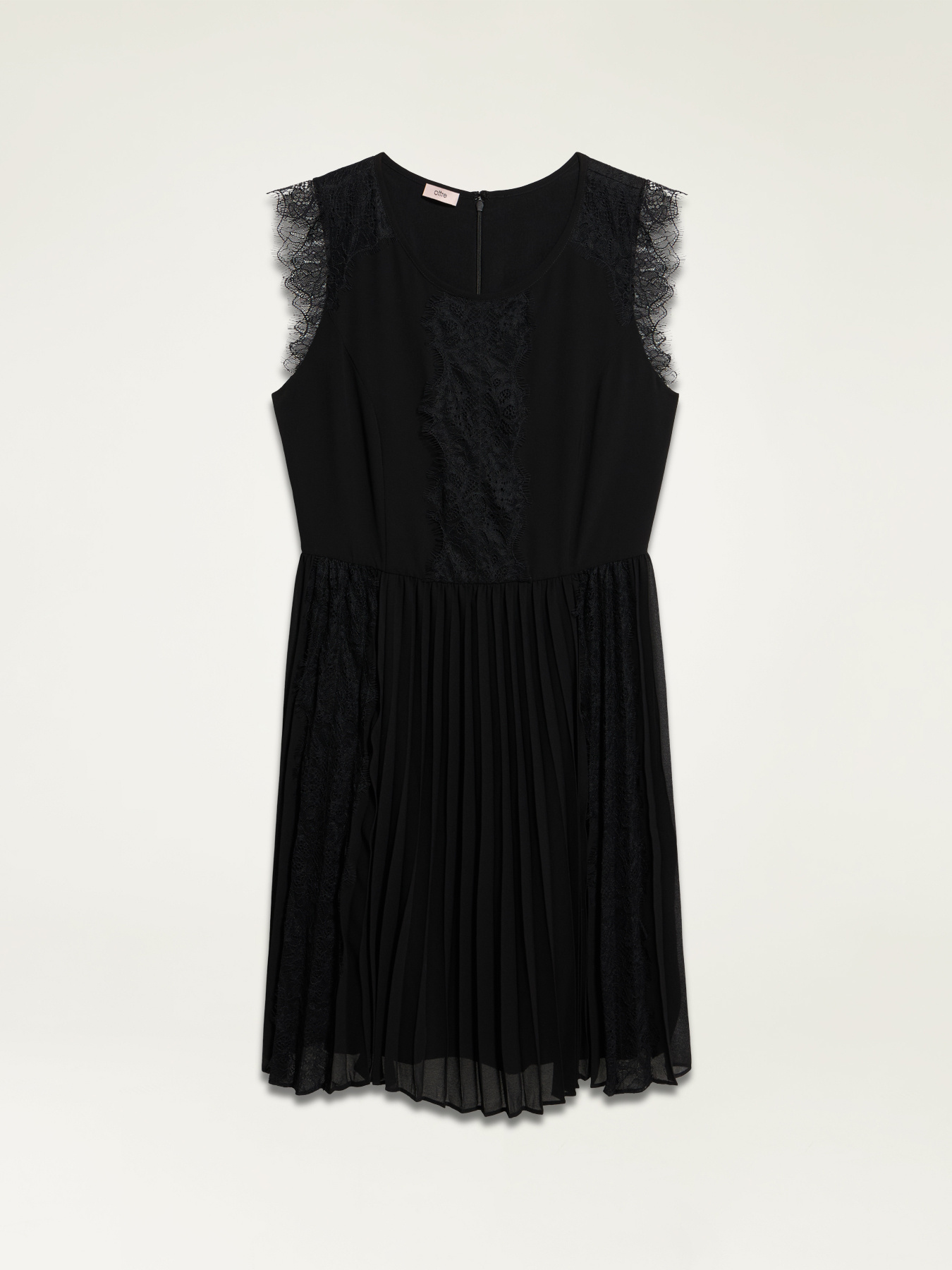 Short dress with lace inserts image number 4