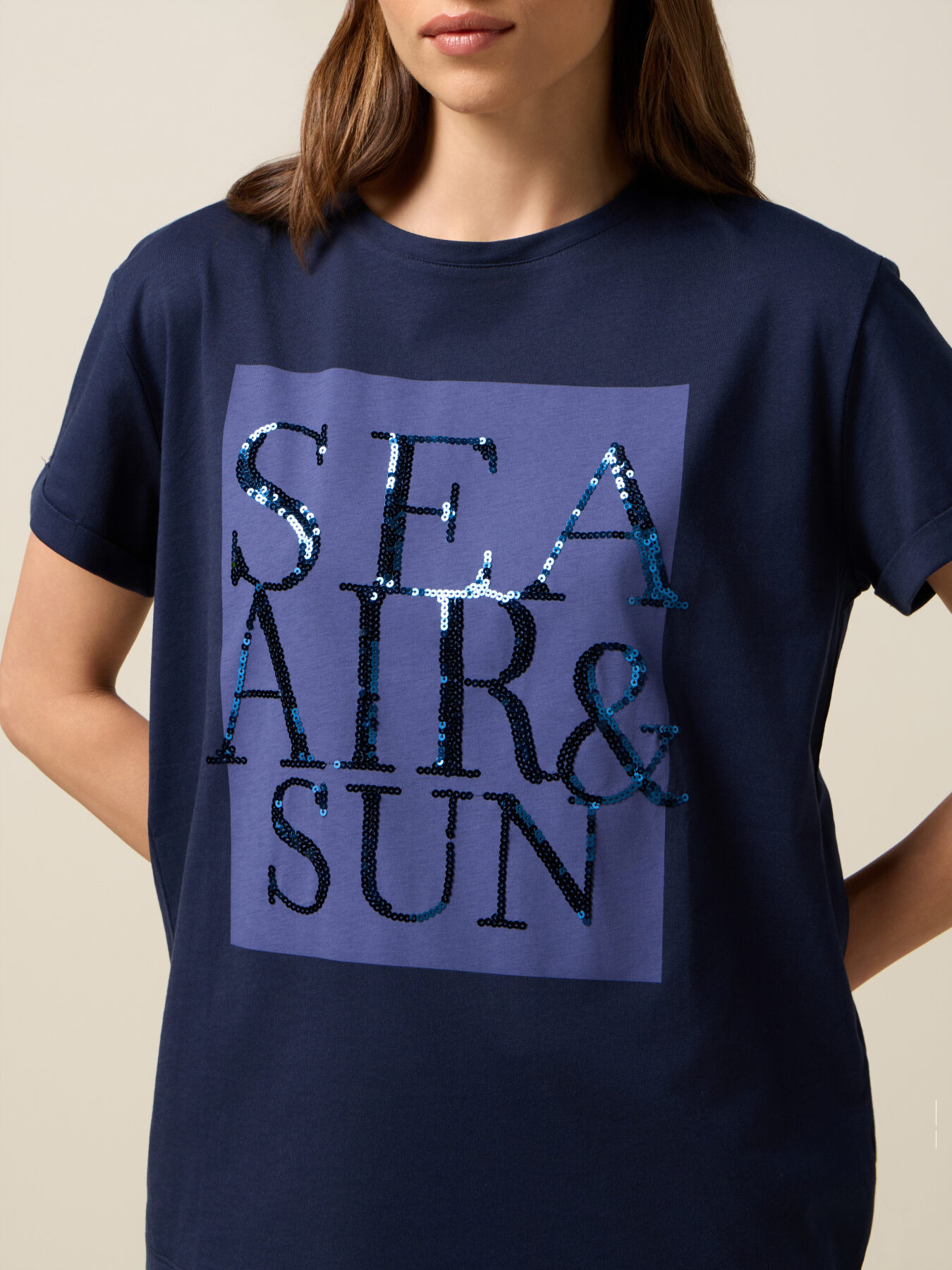 T-Shirt aus Jersey mit Buchstaben-Stickerei image number 2