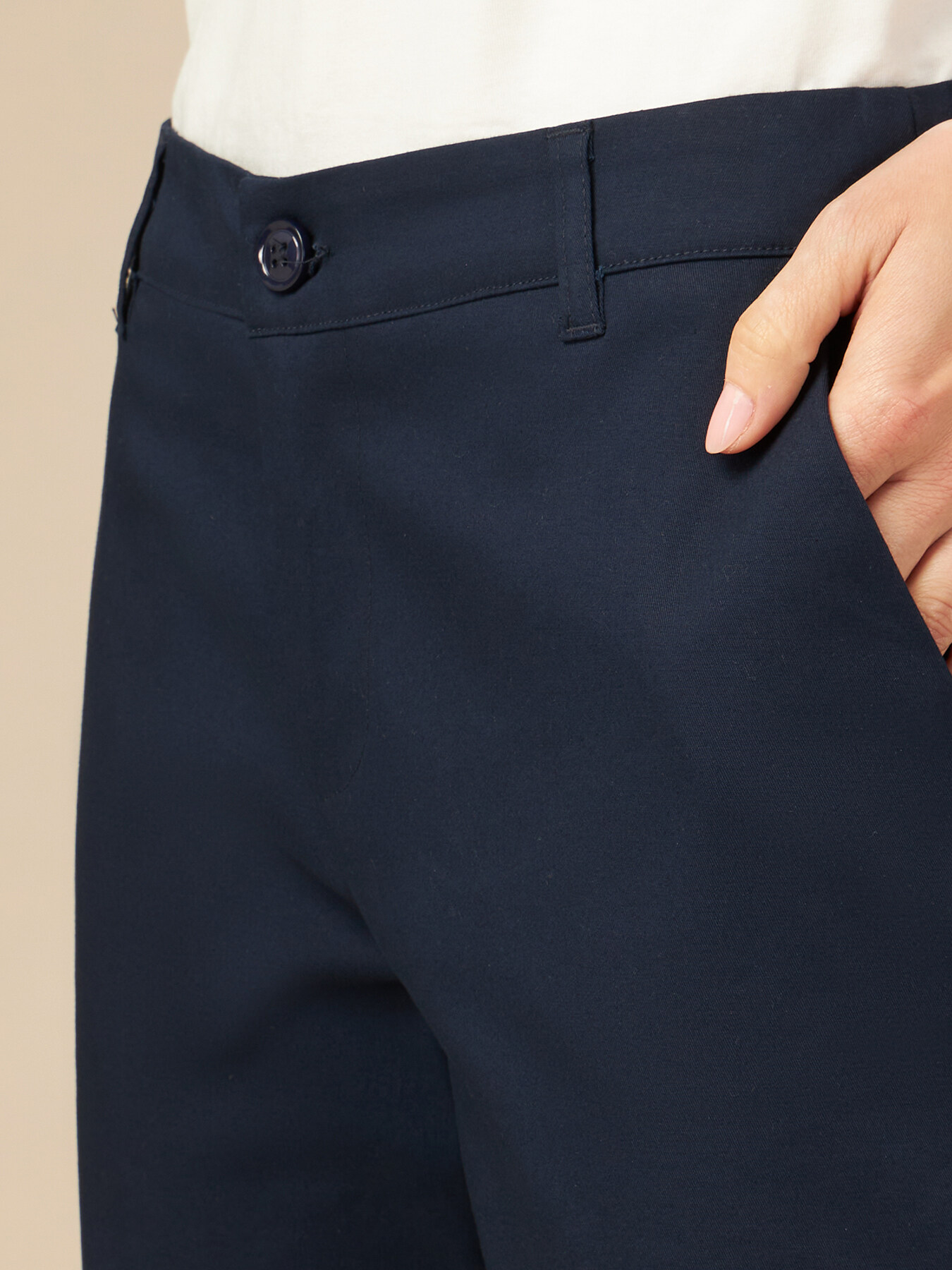 Stretch Bermuda shorts image number 4