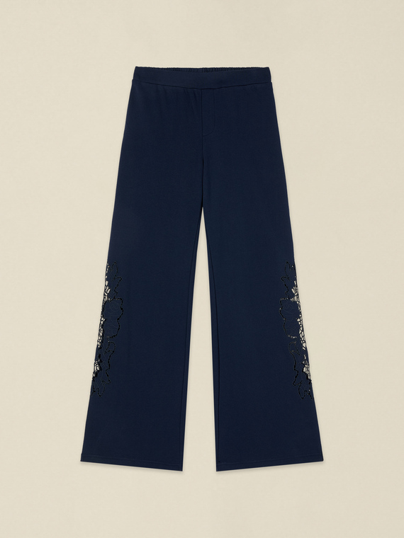 Jogging en molleton avec d&eacute;tails en broderie anglaise